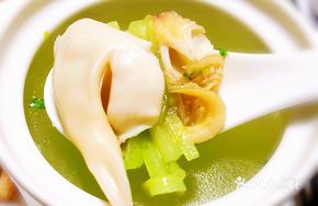 Clear Soup with Venus Clams