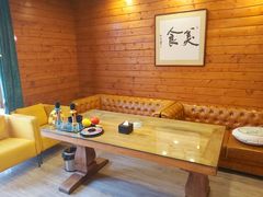 -乌托邦轰趴日租聚会别墅(先生的院子店)