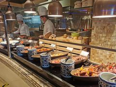 自助取餐区-咖啡苑自助餐厅·中国大饭店