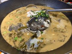 煎香酸菜半边鱼-渔悦潇湘·酸菜煮鱼(岳麓山店)