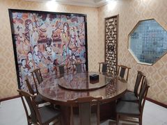 -壹阁胡羊焖饼(特色小吃街店)