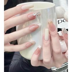 -安吉拉·纤纤玉指美甲美睫创意中心