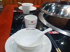 -袁小二大东北铁锅炖(吉祥村总部)