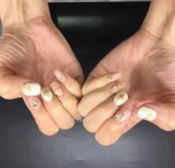 -逸日式美甲美睫工作室
