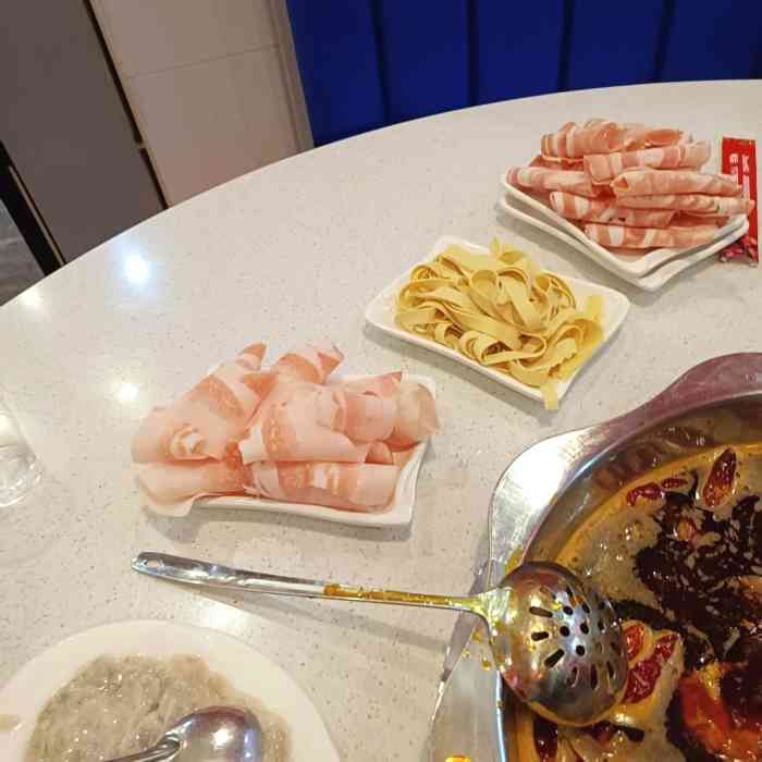 重庆二娃火锅-"是东北老板开的重庆火锅店哈哈哈哈这个老.