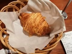 芝心流奶羊角包-麦田工坊(月湖店)
