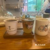 老板姐姐从国外回来，也有这自己对于咖啡与甜品独特的见解