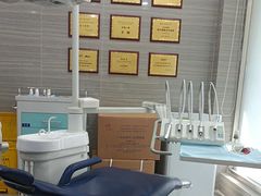-上海仁爱医院口腔科 · 种植