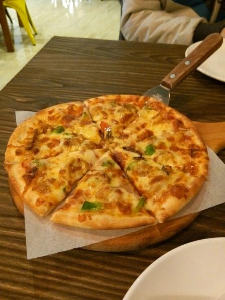 pizza king皇派榴莲披萨(新东门店)-"味道不错,看起来也好好吃,环境好