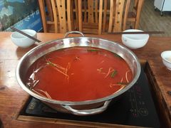 -苗伯妈酸汤火锅