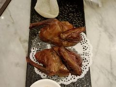 脆皮炸乳鸽-厦门朗豪酒店 · 明阁中餐厅
