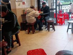 等位区-伍湛记 · 广州老字号(龙津中路店)