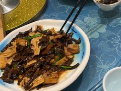 -乔家小院•非遗驴肉•青岛菜(滨河路店)