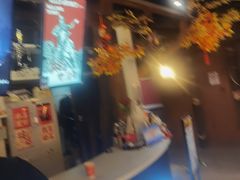 -暴风岛沉浸式体验馆(百联世纪店)