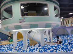 -蓝鲸奇亲子游泳俱乐部