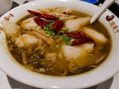 -渝是乎酸菜鱼(龙旗购物中心店)