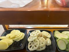 -小辣椒火盆烧烤(温泉南街店)