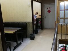 -扒虾小妹儿麻辣海鲜(宏图街店)