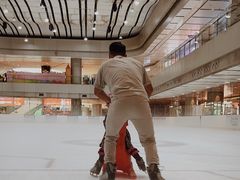 -冰堡国际溜冰场(观澜湖新城MHMALL店)
