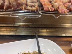 -哈尔滨小酒馆·鲜肉现穿自助烧烤(康新花园店)