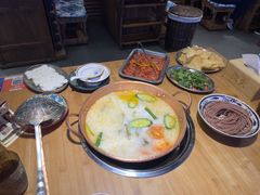 -洱火云南酸菜牛肉火锅(石景山当代商城店)