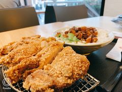酥嫩鸡腿排卤肉饭-永和大王(浦东南路店)