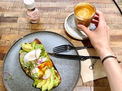 牛油果温泉蛋吐司-O'mills Sourdough Bakery&Bistro(永嘉路店)