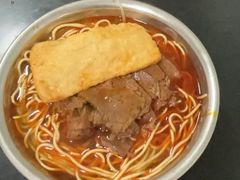 -薛记襄阳香辣牛肉面(平安路店)