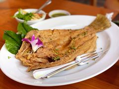 -Chom Cafe and Restaurant