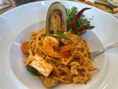 -Chom Cafe and Restaurant