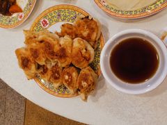 西葫芦羊肉锅贴-鸿宾楼(展览馆路店)