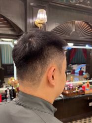 -海文先生国潮烫染男士理发馆