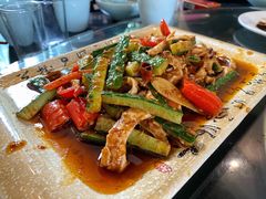 -周老三跷脚牛肉·全牛火锅(非遗传承店)