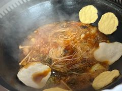 -三江鱼东北特色铁锅炖(骆驼店)