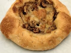 黑松露培根佛卡夏-VERIE BAKEHOUSE