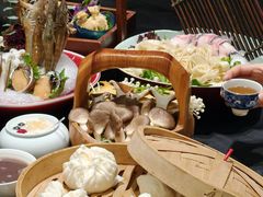 -红鼎豆捞·非遗鲍皇汤火锅(宝丰路店)