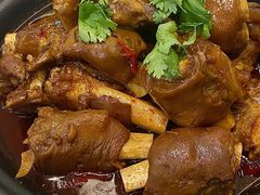 -牧场烧烤餐饮广场