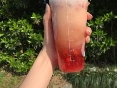 奶霜草莓果茶-CoCo都可(香梅花园店)