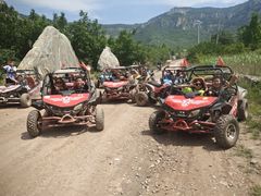 -南山特攻真人CS户外露营轰趴拓展基地