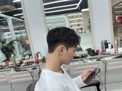 -尤司男士国潮理发馆