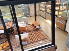 面包甜点陈列柜-可颂坊(中心书城店)