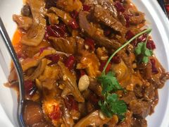 牛魔王-老湘亲·品鉴湘菜(蔡塘爱琴海店)