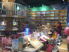 -新华书店(解放中路店)