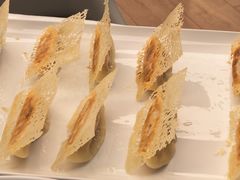 招牌虾爬肉锅贴-品海楼·大连海胆锅贴馆(东港店)