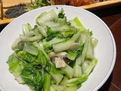 青菜炒蘑菇-大牌大·传统杭帮菜(湖滨店)