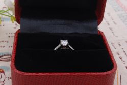 -威德钻石-克拉钻大本营(南京东路店)