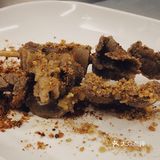 神奇的山上深夜食堂感～看见那种老摊儿就觉得高兴～而且