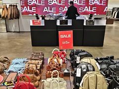 -URBAN REVIVO(青特万达广场店)