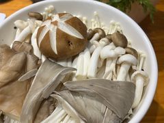 -风情丽江斑鱼火锅(孙家沟西南路80号店)