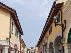 -佛罗伦萨小镇广佛名品奥特莱斯(疏港路店)